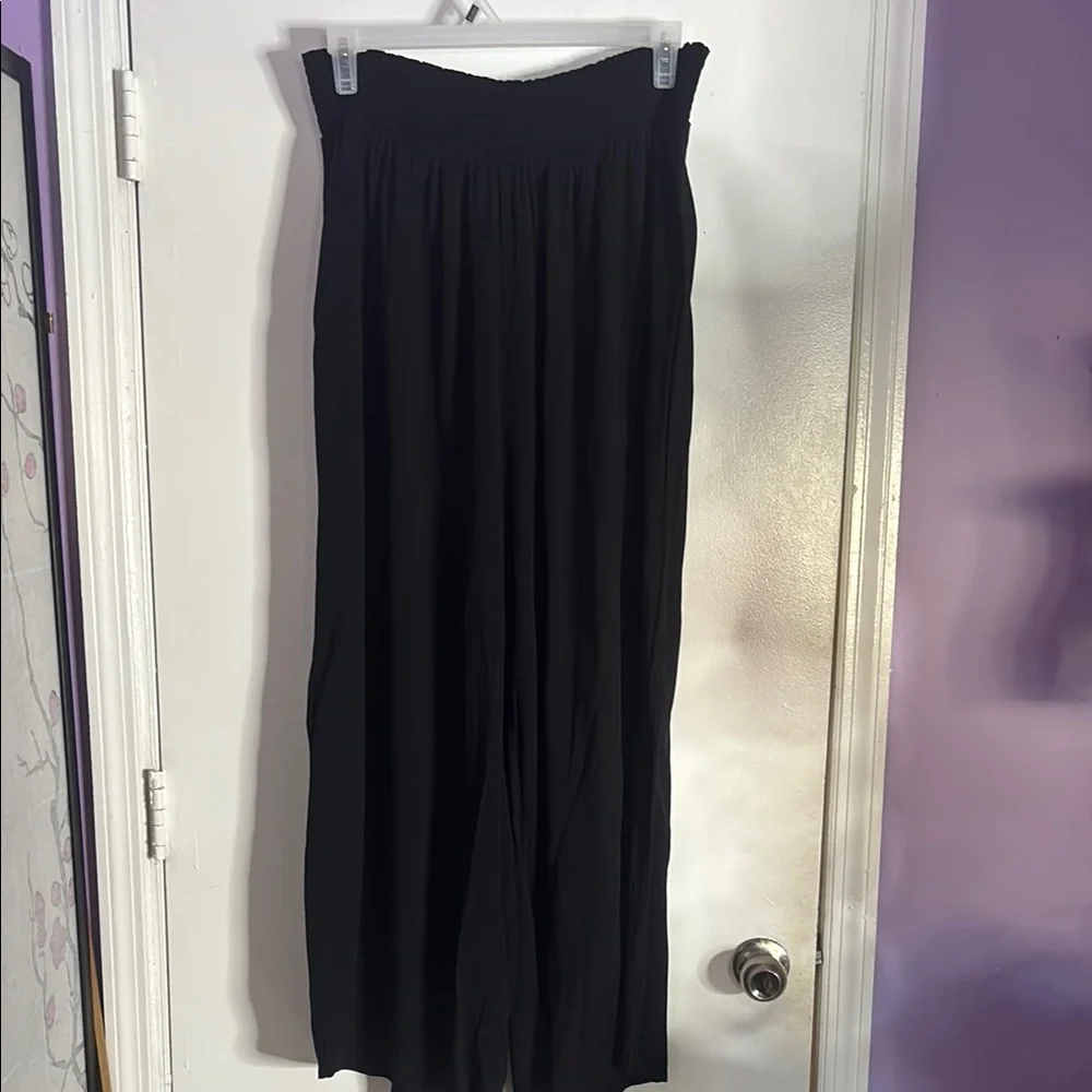 Black Women's Wide-Leg Pants - Picture 7 of 11